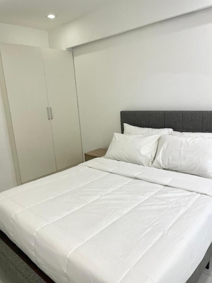 מנילה Burgundy Guest Suite מראה חיצוני תמונה